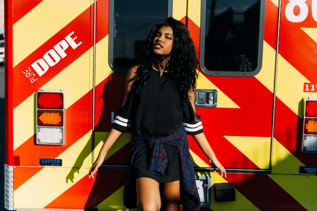 Pure DOPE Magazine - Diamond White Cover Girl - Winter 2k14 成