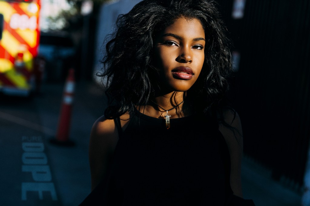 Pure DOPE Magazine - Diamond White Cover Girl - Winter 2k14 成